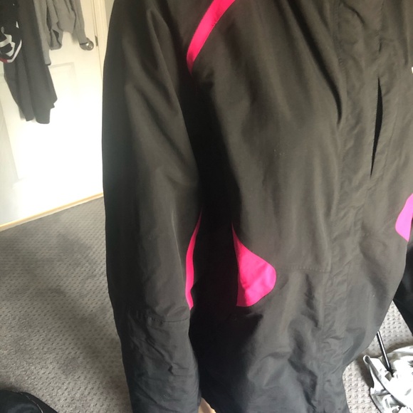 Women’s Black and Pink North Face Raincoat - Picture 7 of 8
